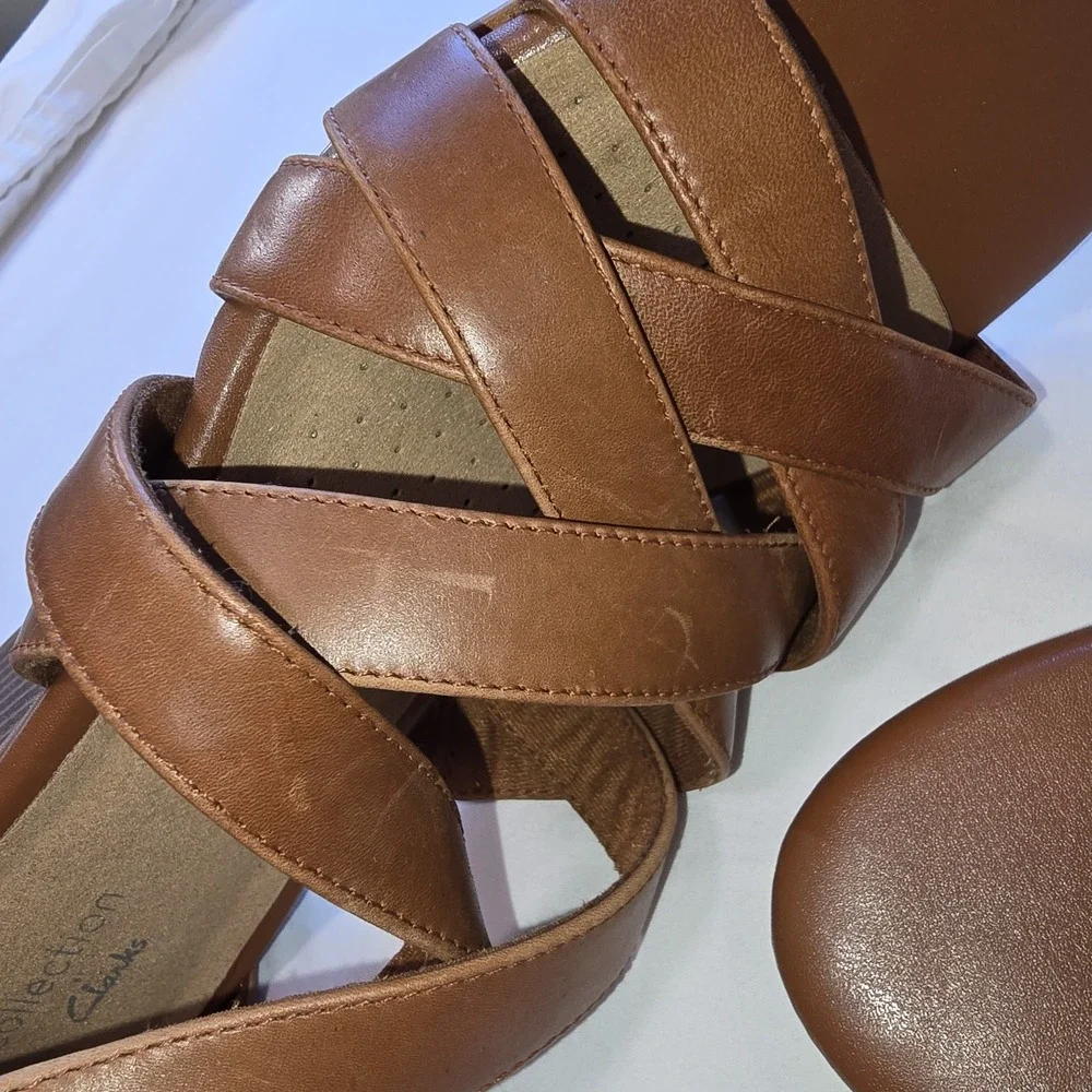 Clarks Collection Women's Size 9 Brown Strappy Sandals • 2.9